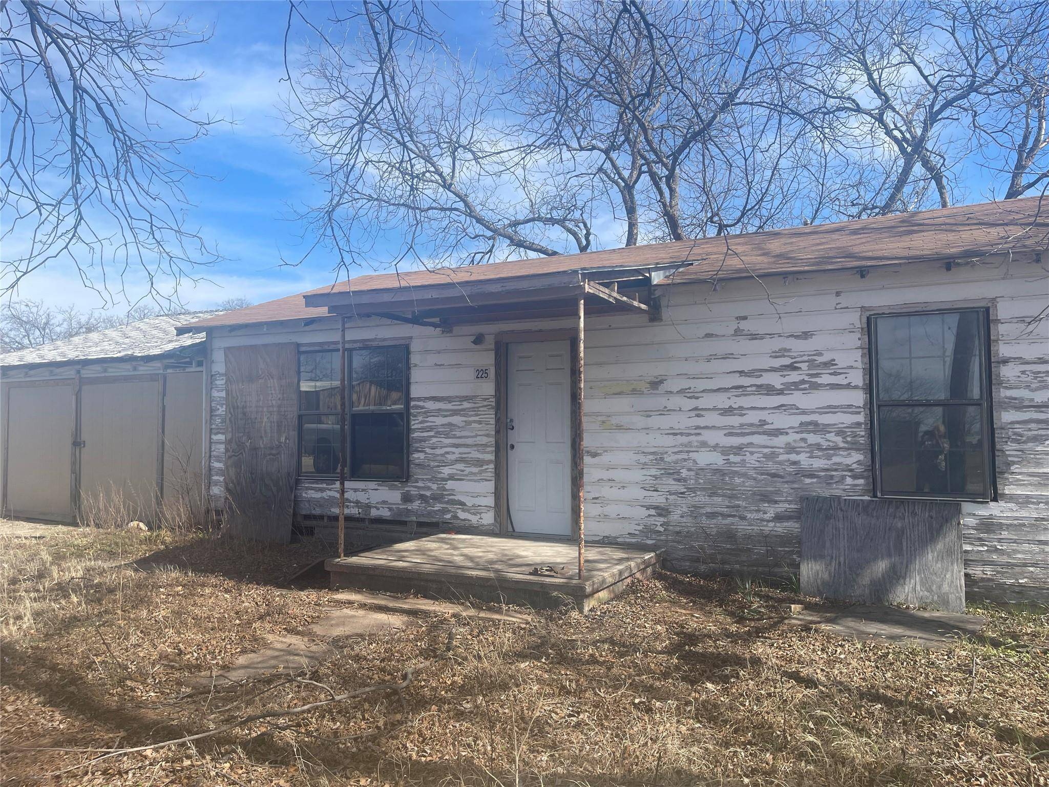 Cross Plains, TX 76443,225 S Avenue D