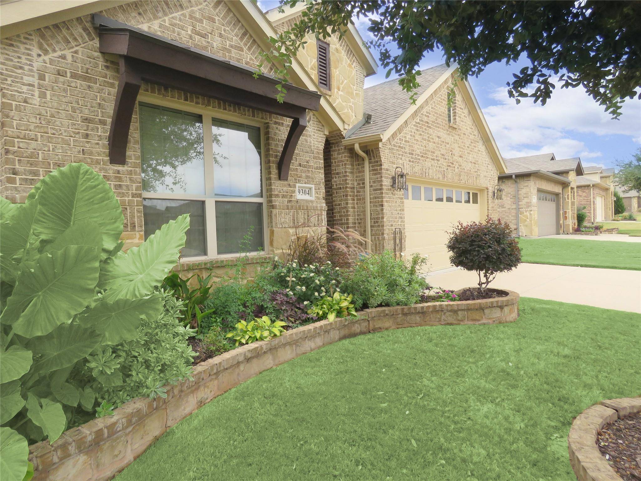 Arlington, TX 76002,9304 Moon River Drive