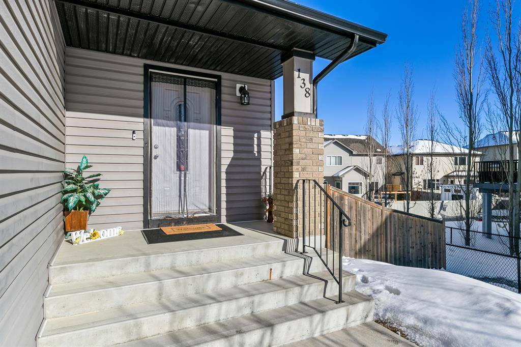 Okotoks, AB T1S 2L6,138 Cimarron Park CIR