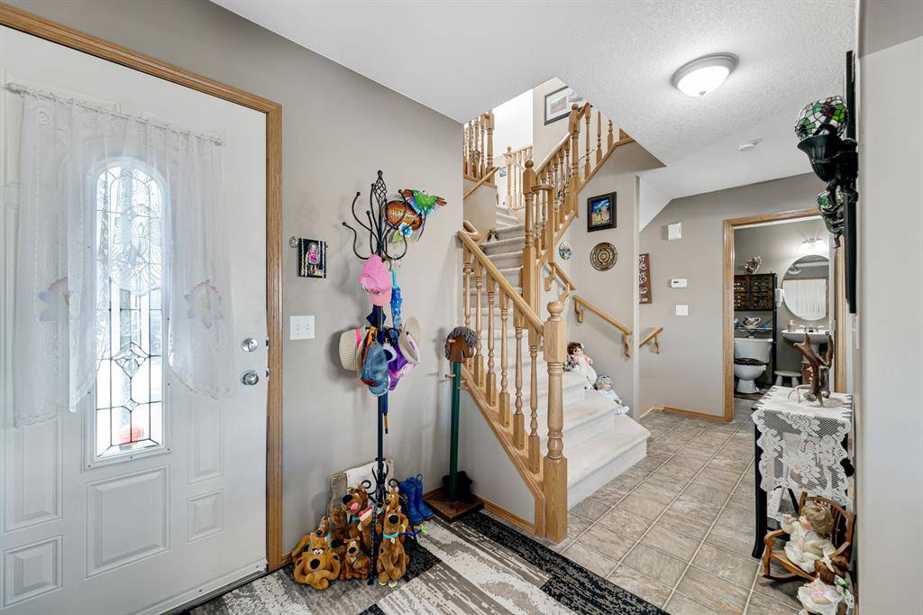 Okotoks, AB T1S 2L6,138 Cimarron Park CIR