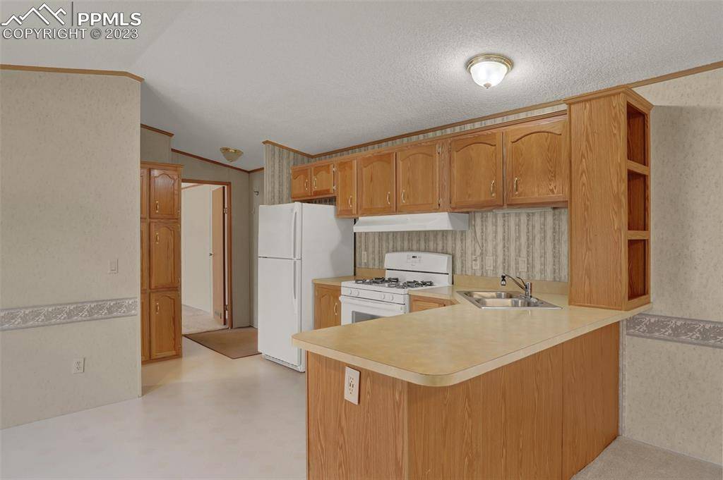 Pueblo West, CO 81007,270 E Stewart DR