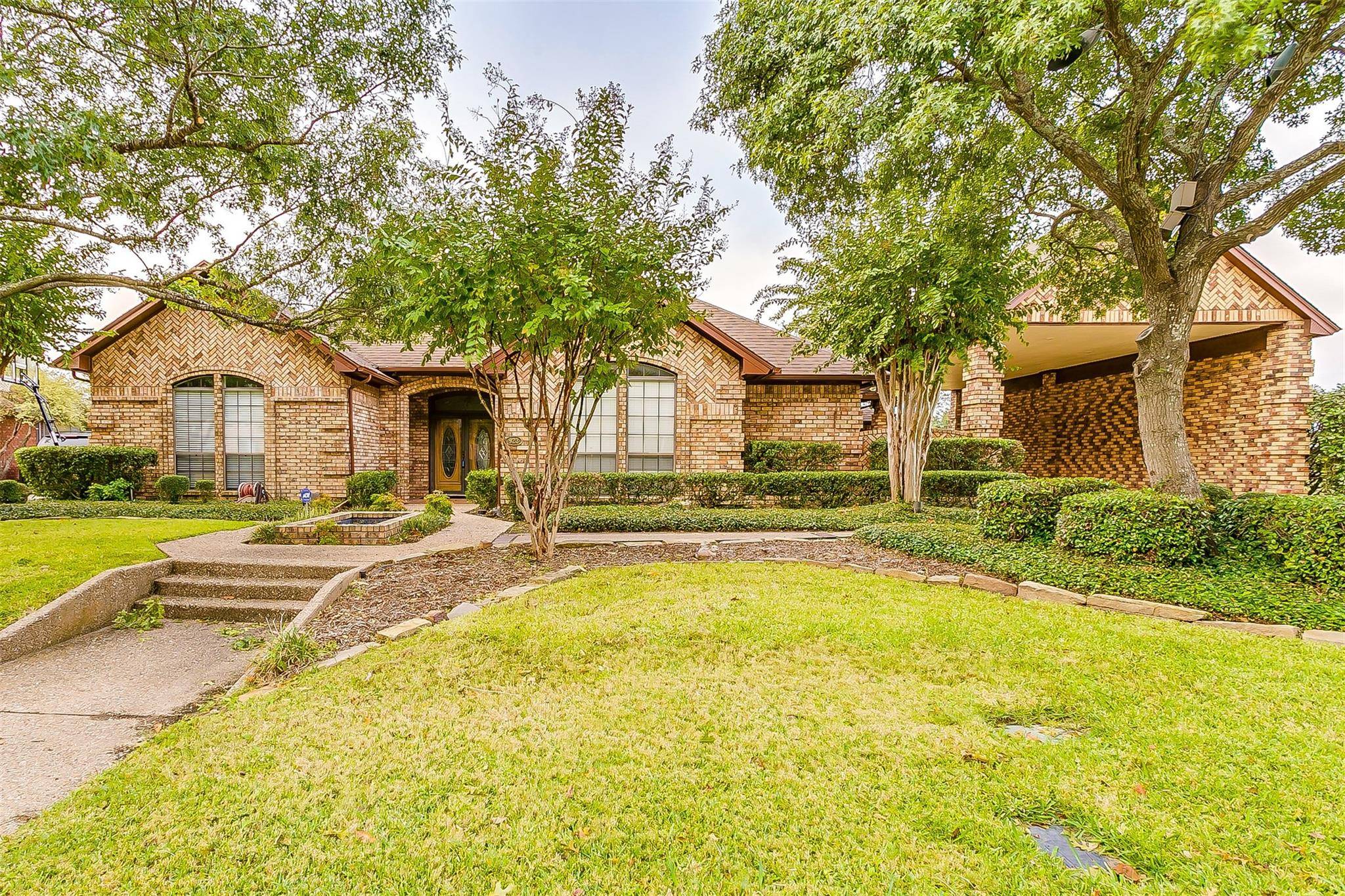 Mansfield, TX 76063,923 Riviera Drive