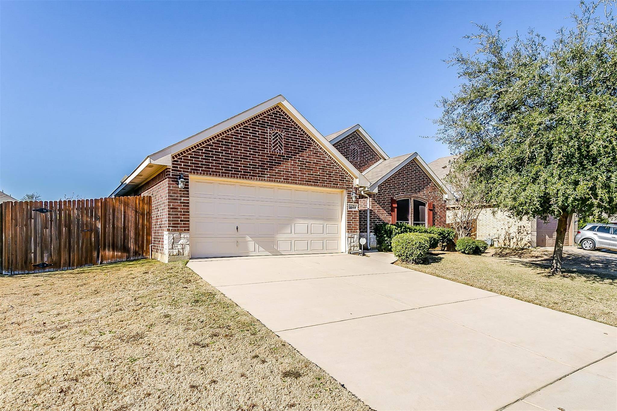 Burleson, TX 76028,1048 Hidden Lake Drive