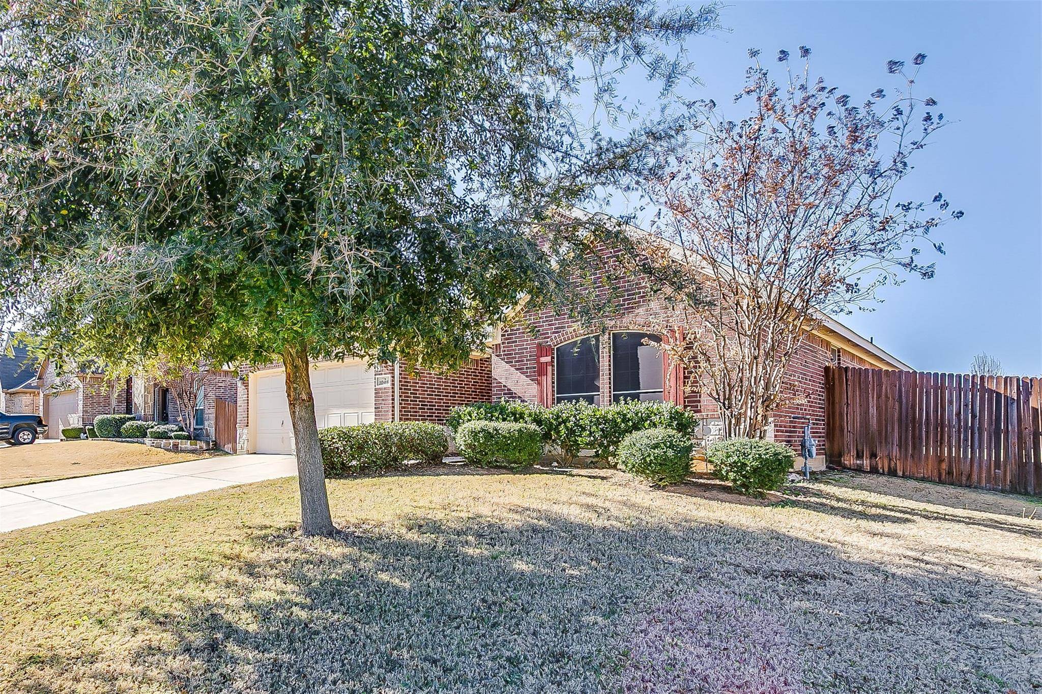 Burleson, TX 76028,1048 Hidden Lake Drive