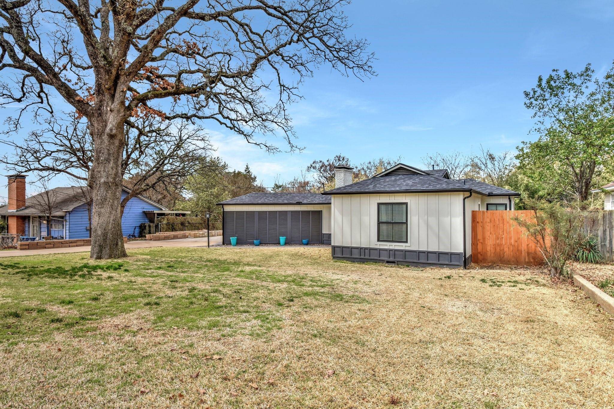 Denison, TX 75020,905 S Brown Avenue