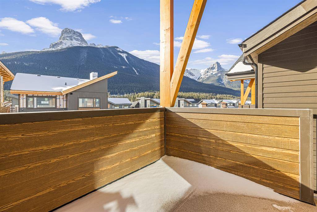 Canmore, AB T1W0G6,209 Stewart Creek Rise #302A