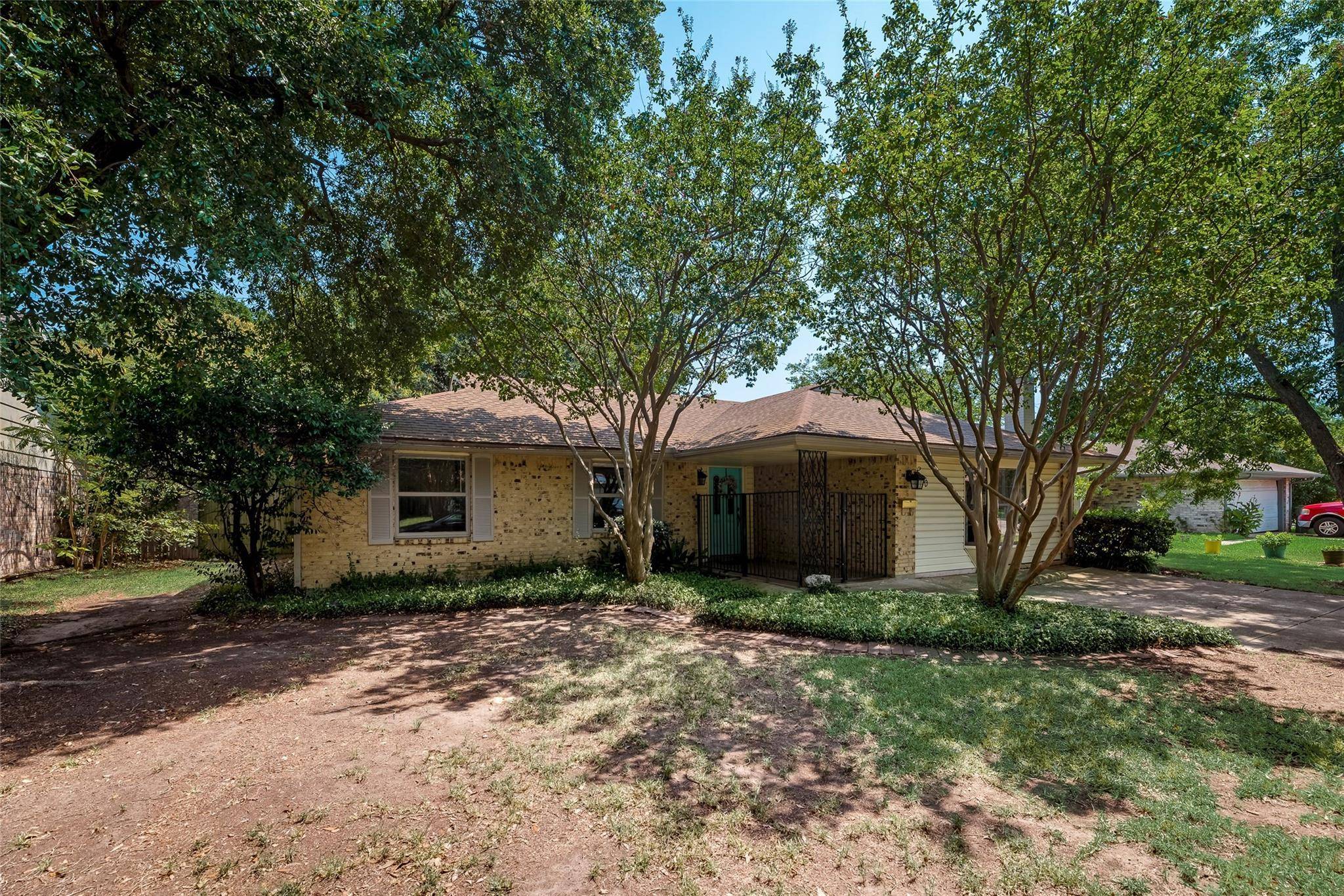 Garland, TX 75043,470 Wildbriar Drive