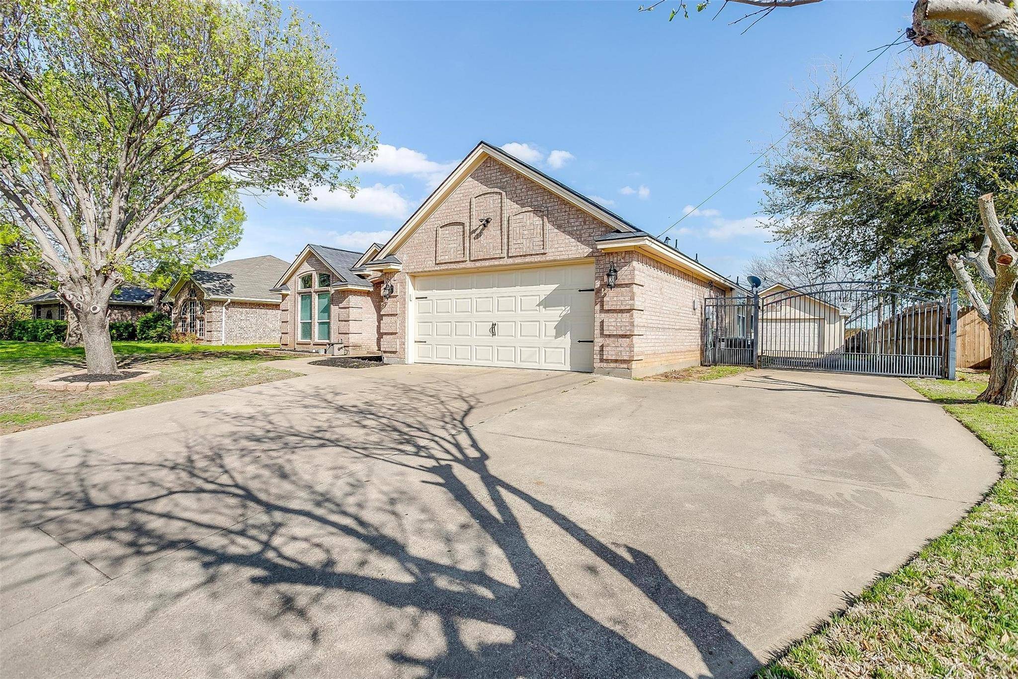 Burleson, TX 76028,547 SW Rand Drive