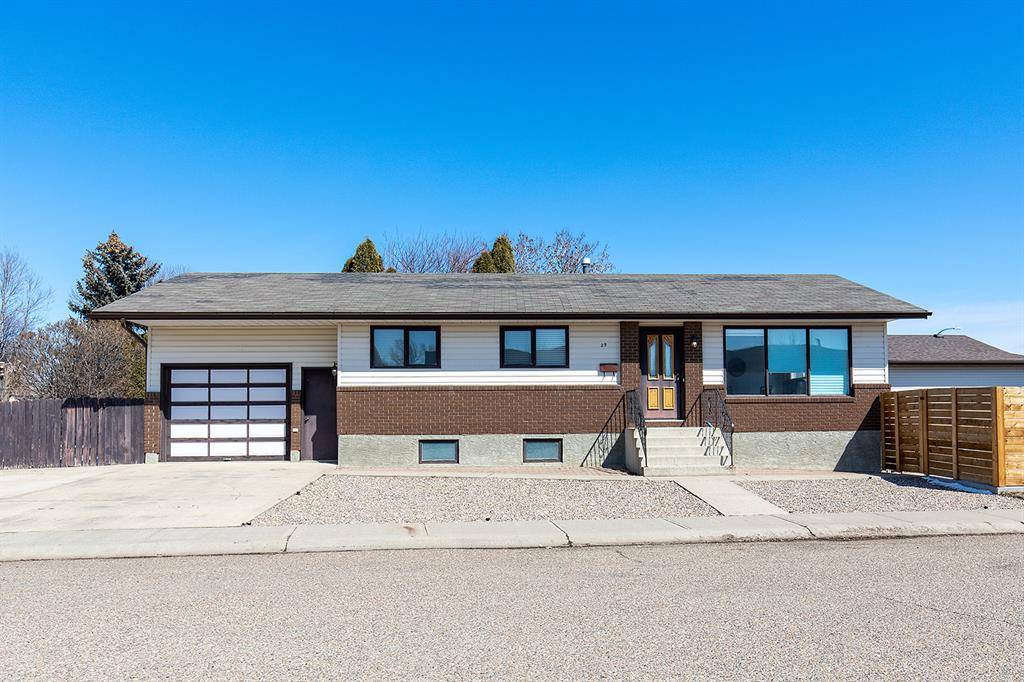 Medicine Hat, AB T1B3S3,29 Cameron WAY SE