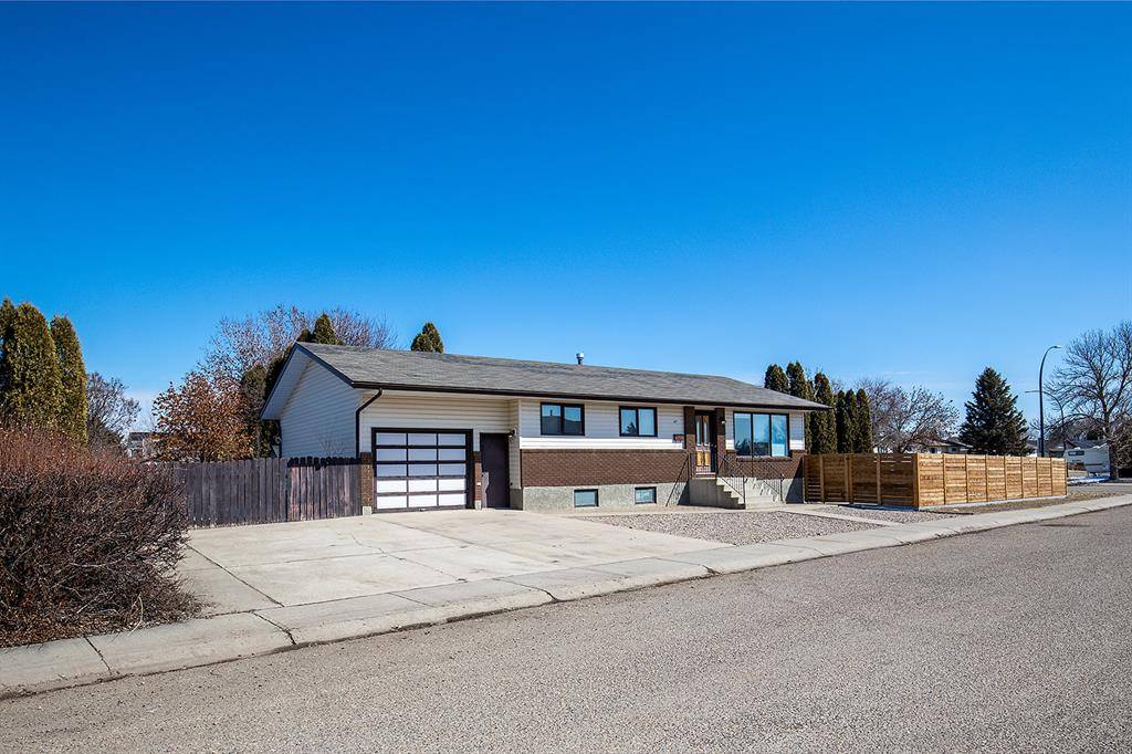 Medicine Hat, AB T1B3S3,29 Cameron WAY SE