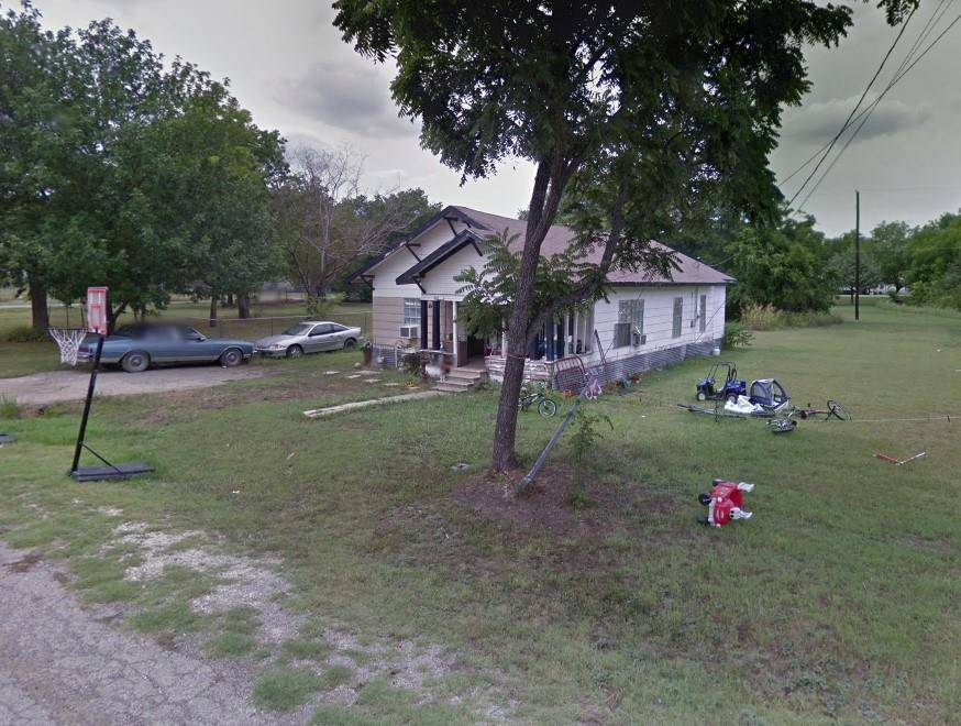 Leonard, TX 75452,406 E Grayson Street