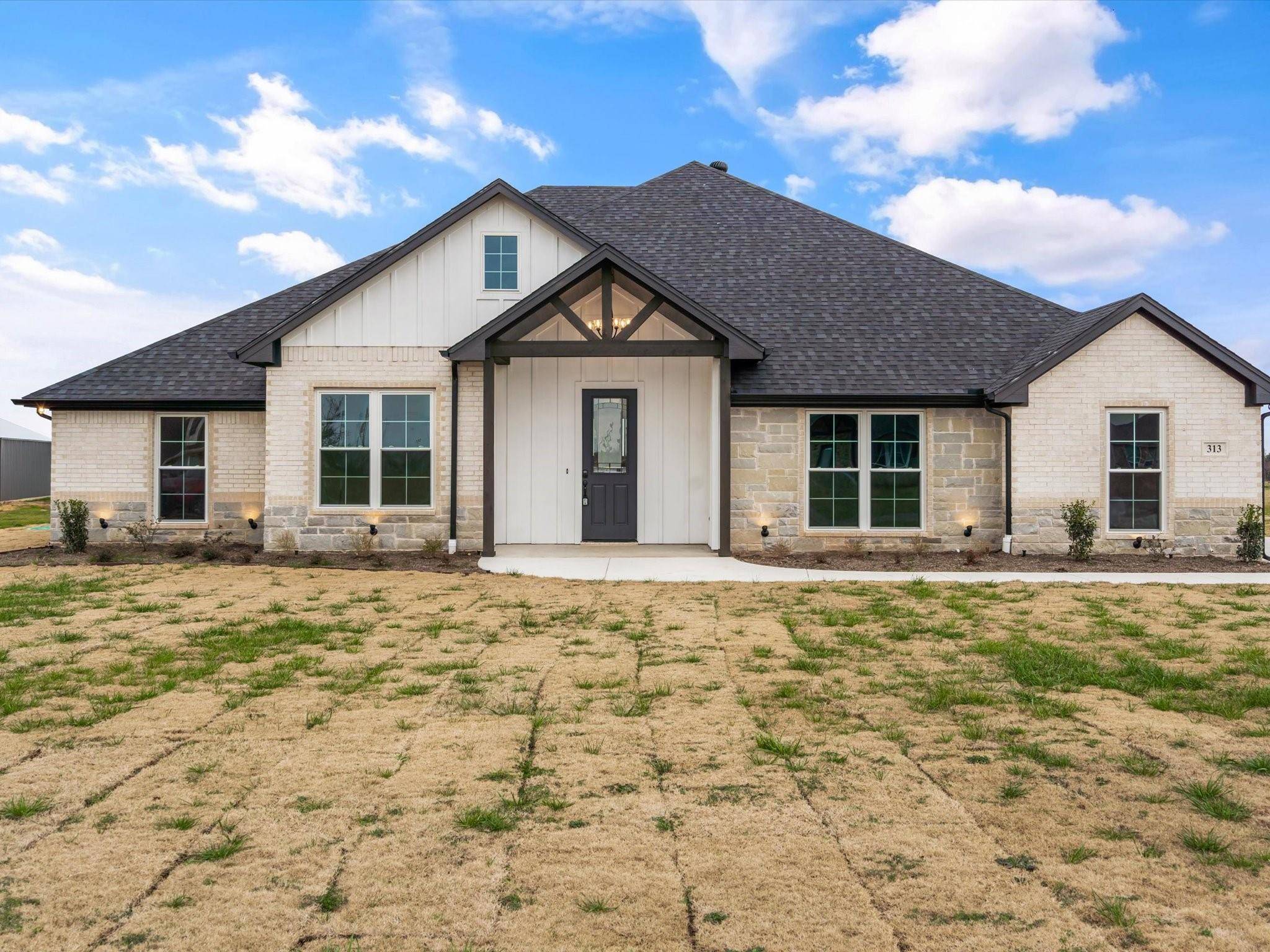 Rio Vista, TX 76093,313 Olde Knoll Place