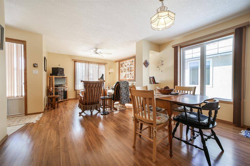 Coaldale, AB T1M 1G9,2310 25 AVE