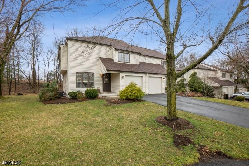 Roseland Boro, NJ 07068,69 STONEGATE DR