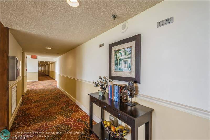 Oakland Park, FL 33309,105 N Lake Emerald Dr #503