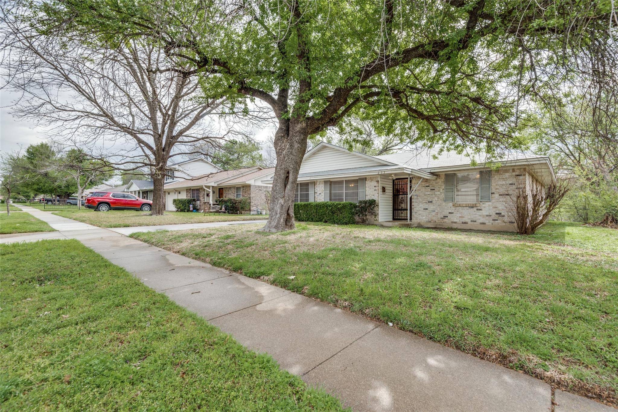 Duncanville, TX 75116,253 Merribrook Trail