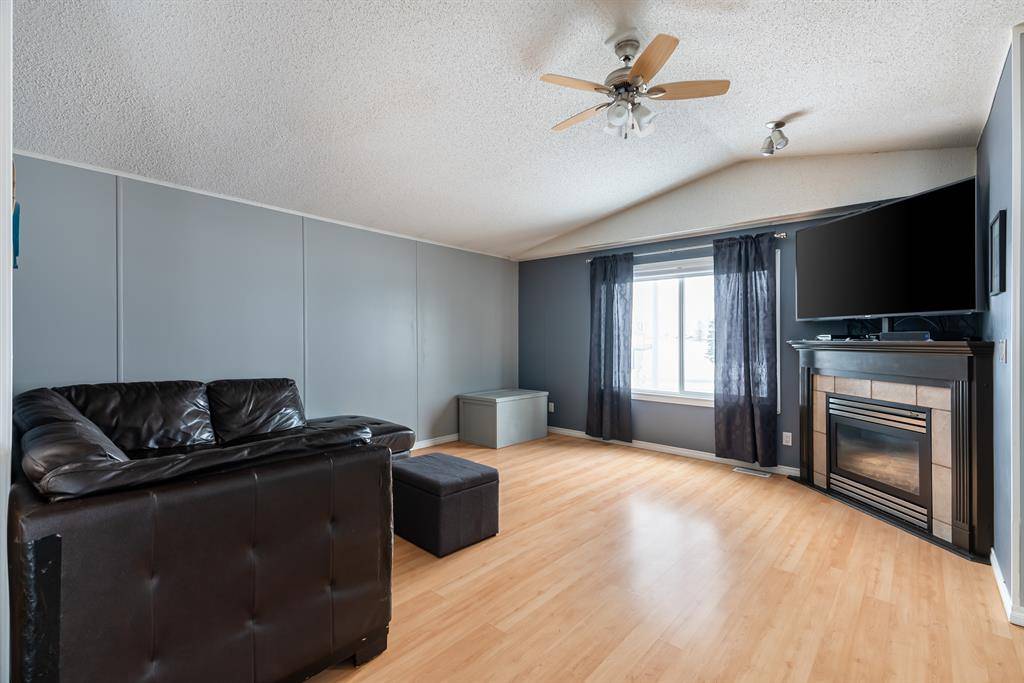 Fort Mcmurray, AB T9K 2N9,173 McTavish CRES