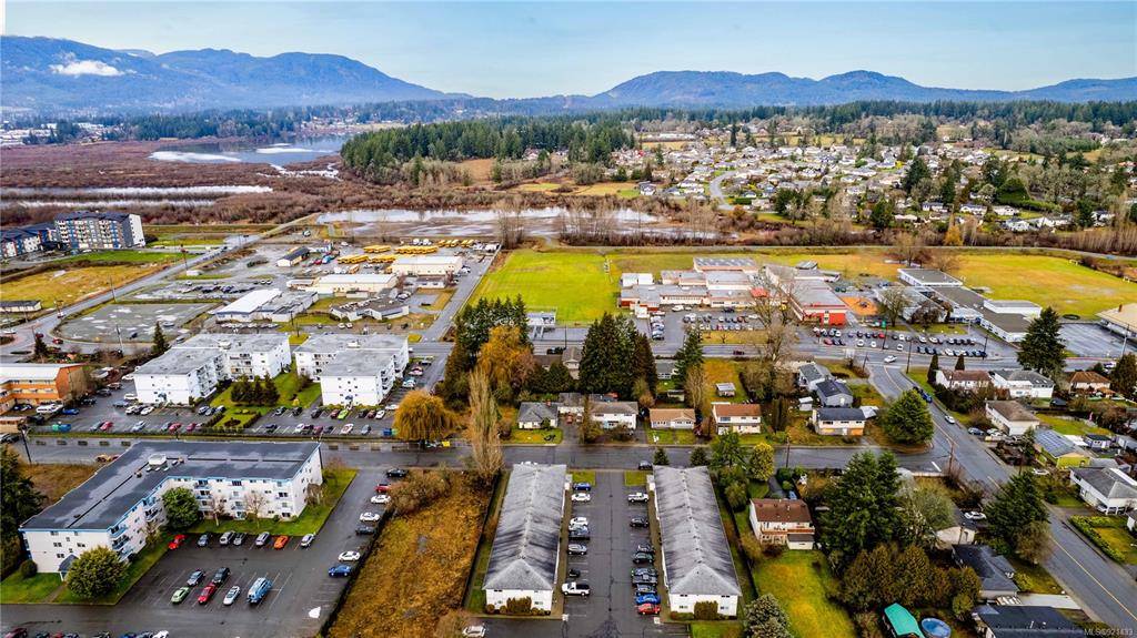 Duncan, BC V9L 2Z1,2524 Lewis St #207