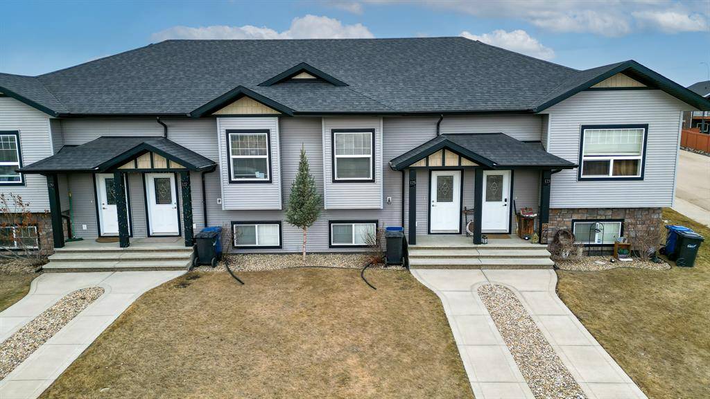 Penhold, AB T0M 1R0,125 Henderson CRES