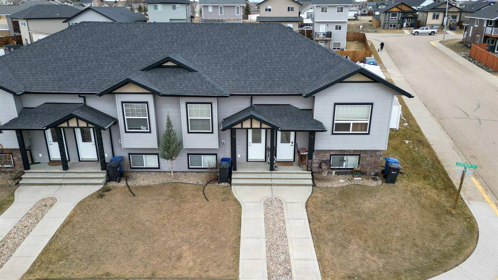 Penhold, AB T0M 1R0,125 Henderson CRES