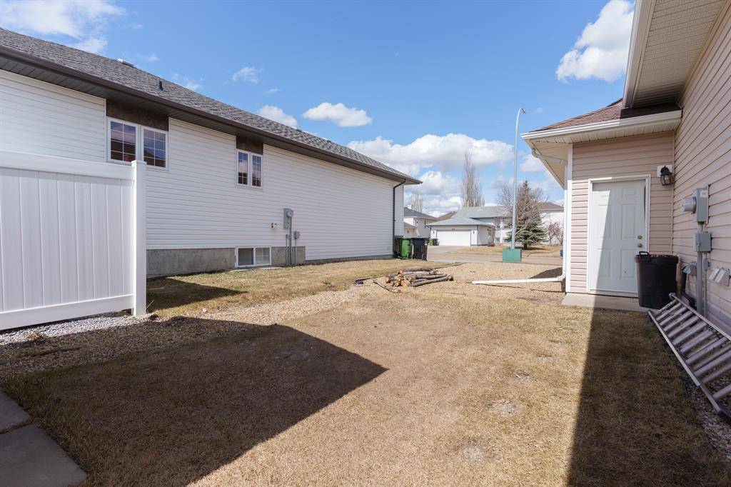 Camrose, AB T4V 4X2,6603 32 AVE