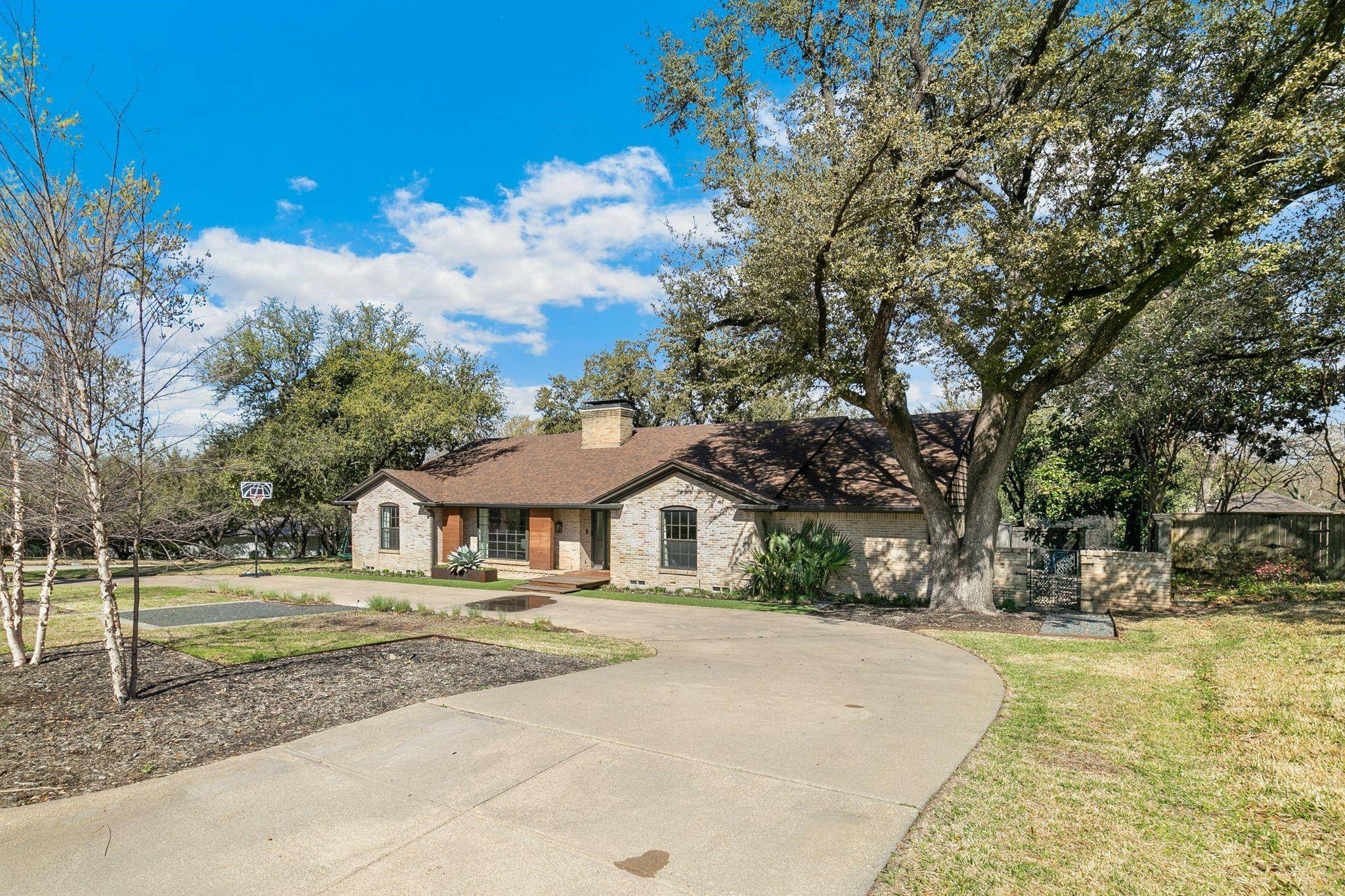 Dallas, TX 75254,6709 Cliffbrook Drive