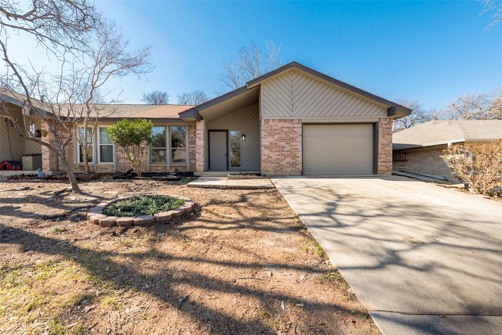 Arlington, TX 76006,2508 Oak Hill Drive