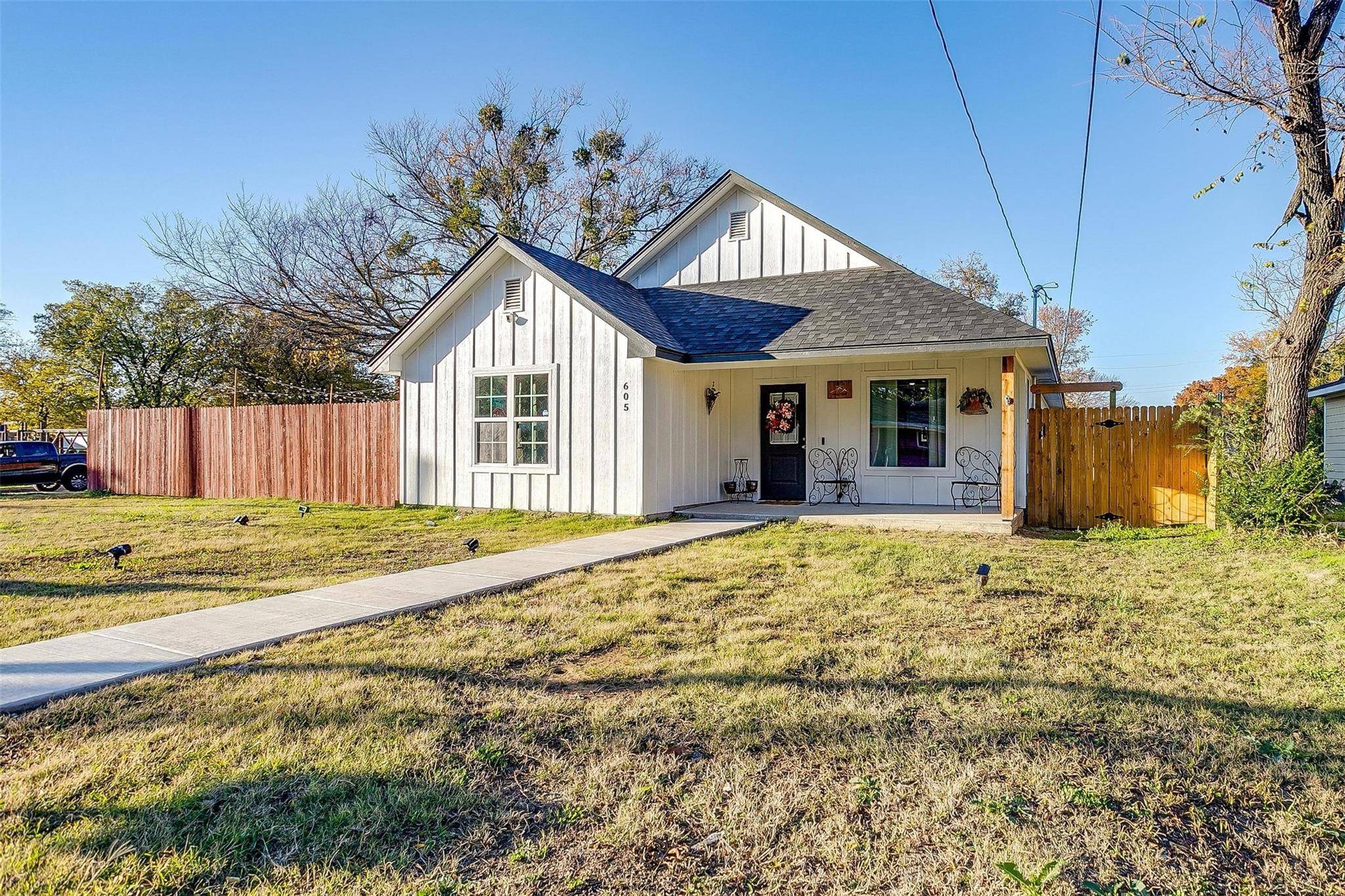 Cleburne, TX 76031,605 Robbins Street