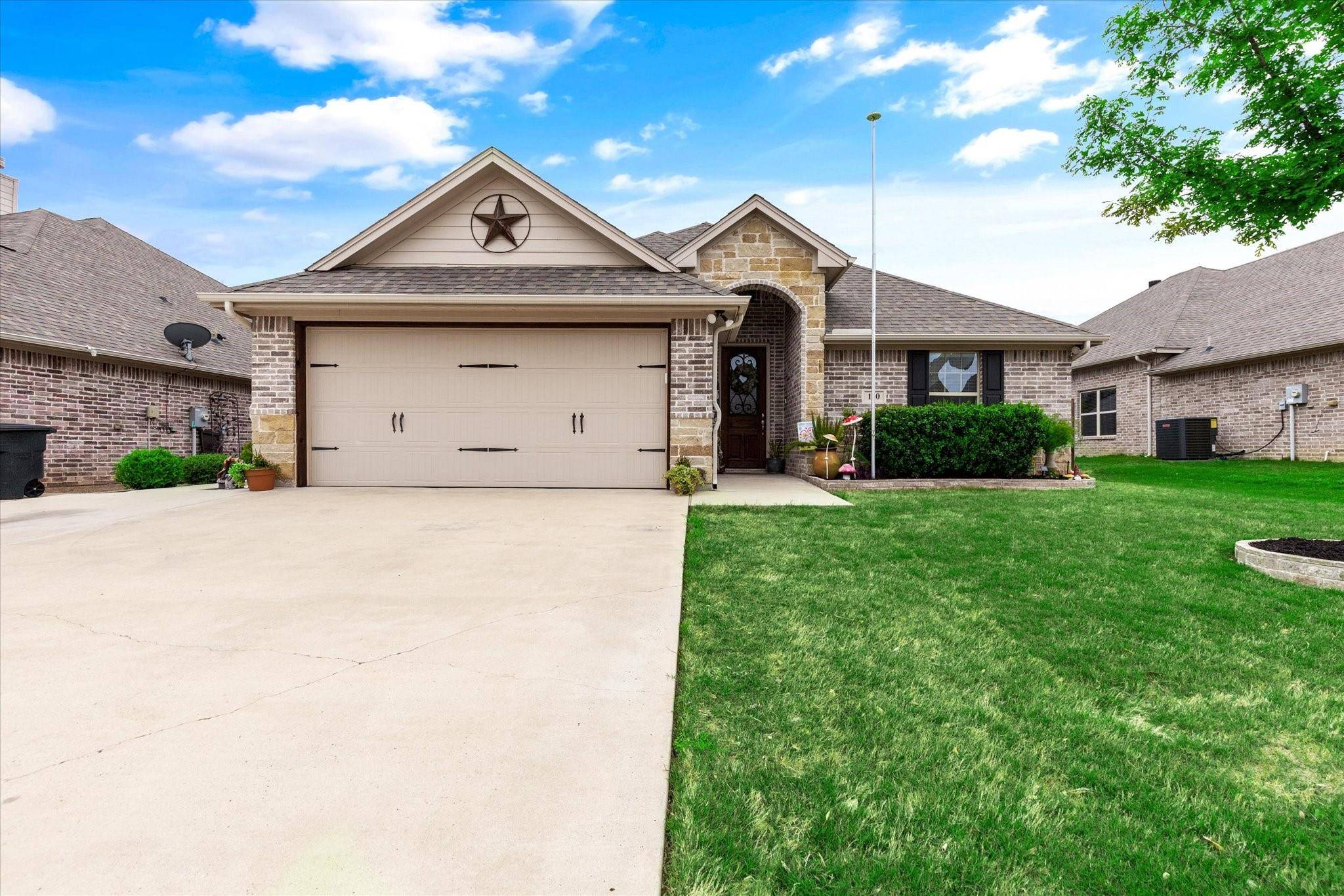 Granbury, TX 76049,130 Donna Circle