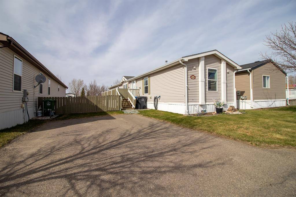 Coaldale, AB T1M0A7,210 Railway AVE