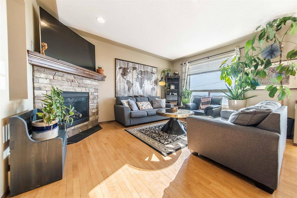 Calgary, AB T3L 3C6,132 Tuscany Ridge CRES NW