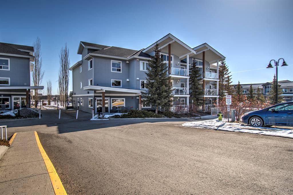 Chestermere, AB T1X 0B8,380 Marina DR #306