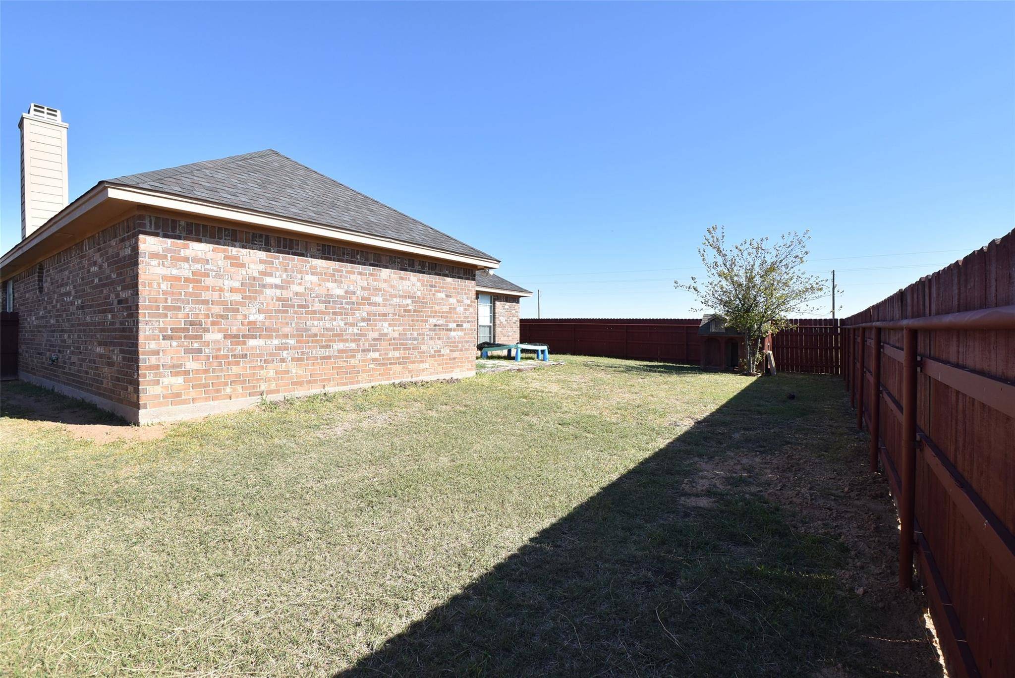 Hillsboro, TX 76645,105 Johnson Lane