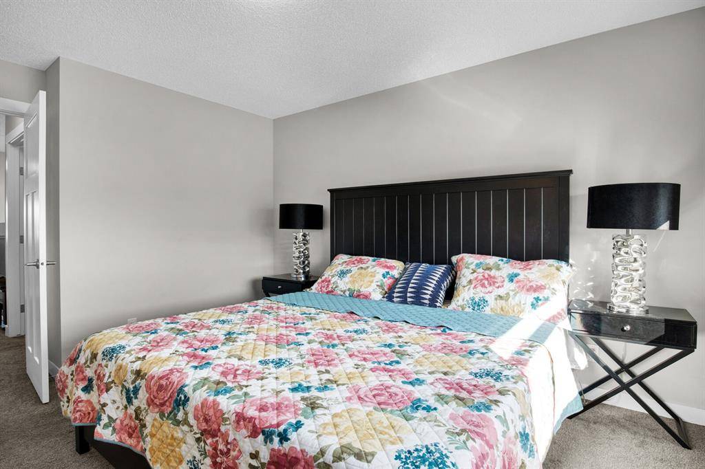 Calgary, AB T3P 1N8,894 Livingston WAY NE