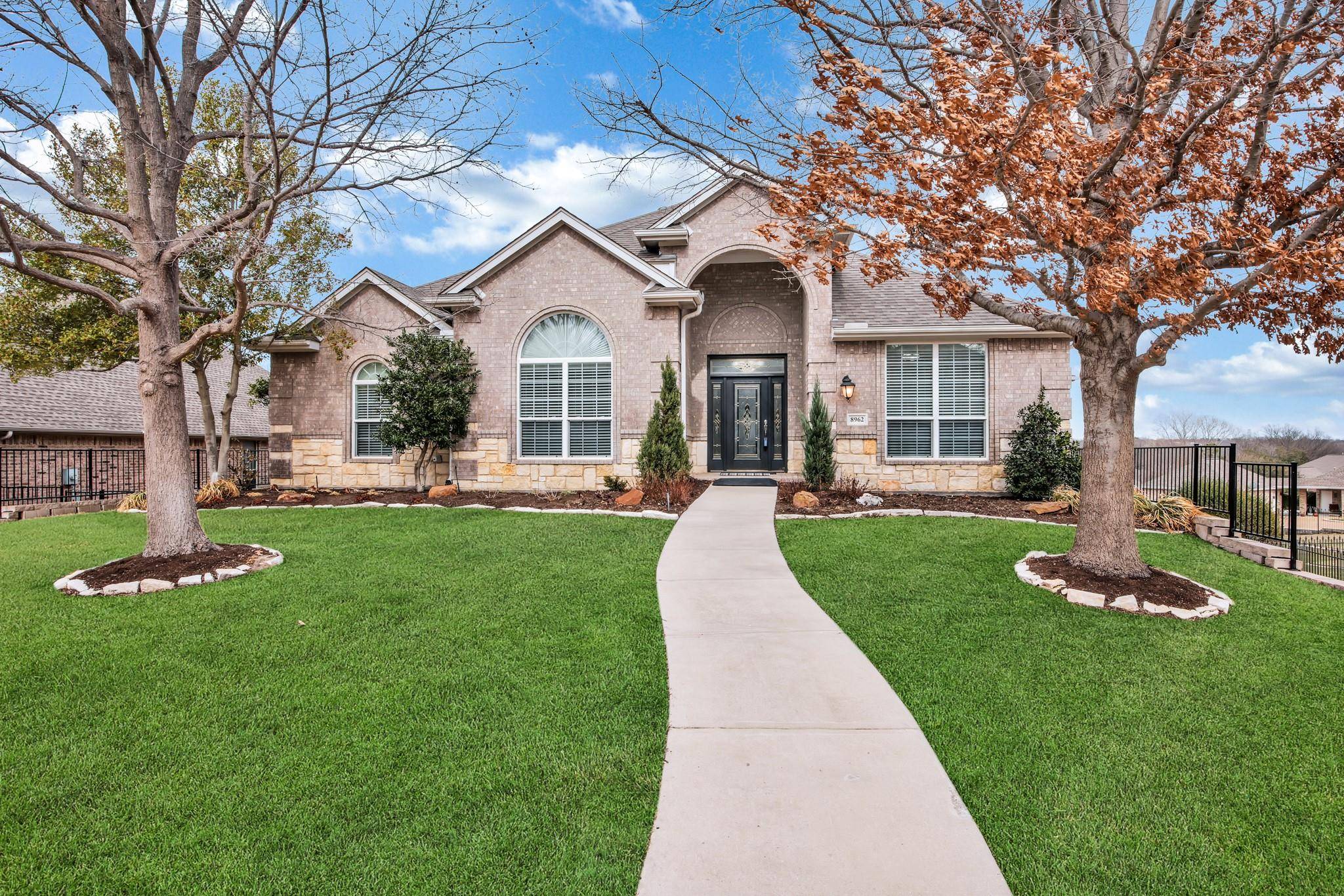 Benbrook, TX 76126,8962 Little Reata Trail