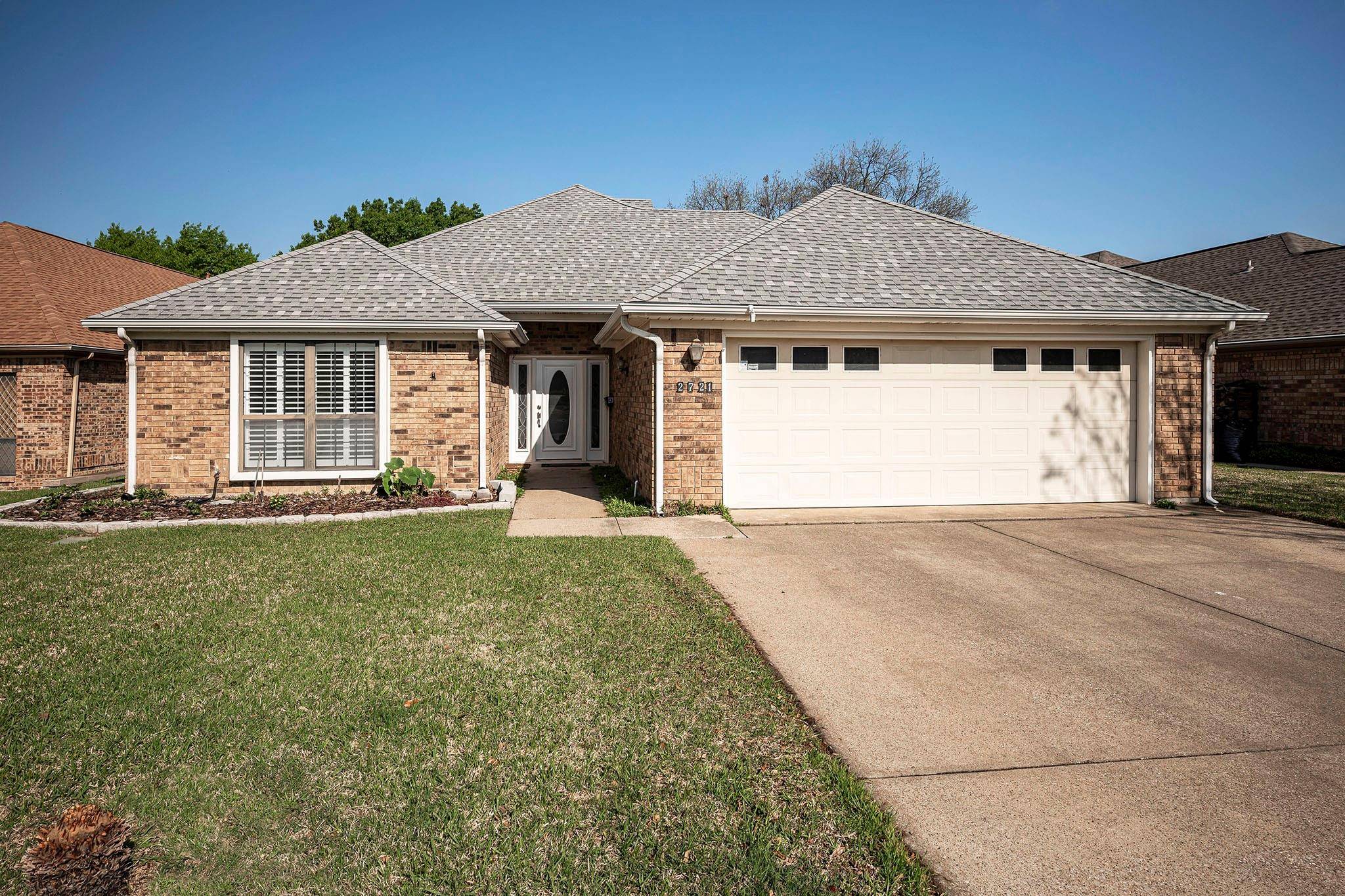 Carrollton, TX 75006,2721 Country Place Drive