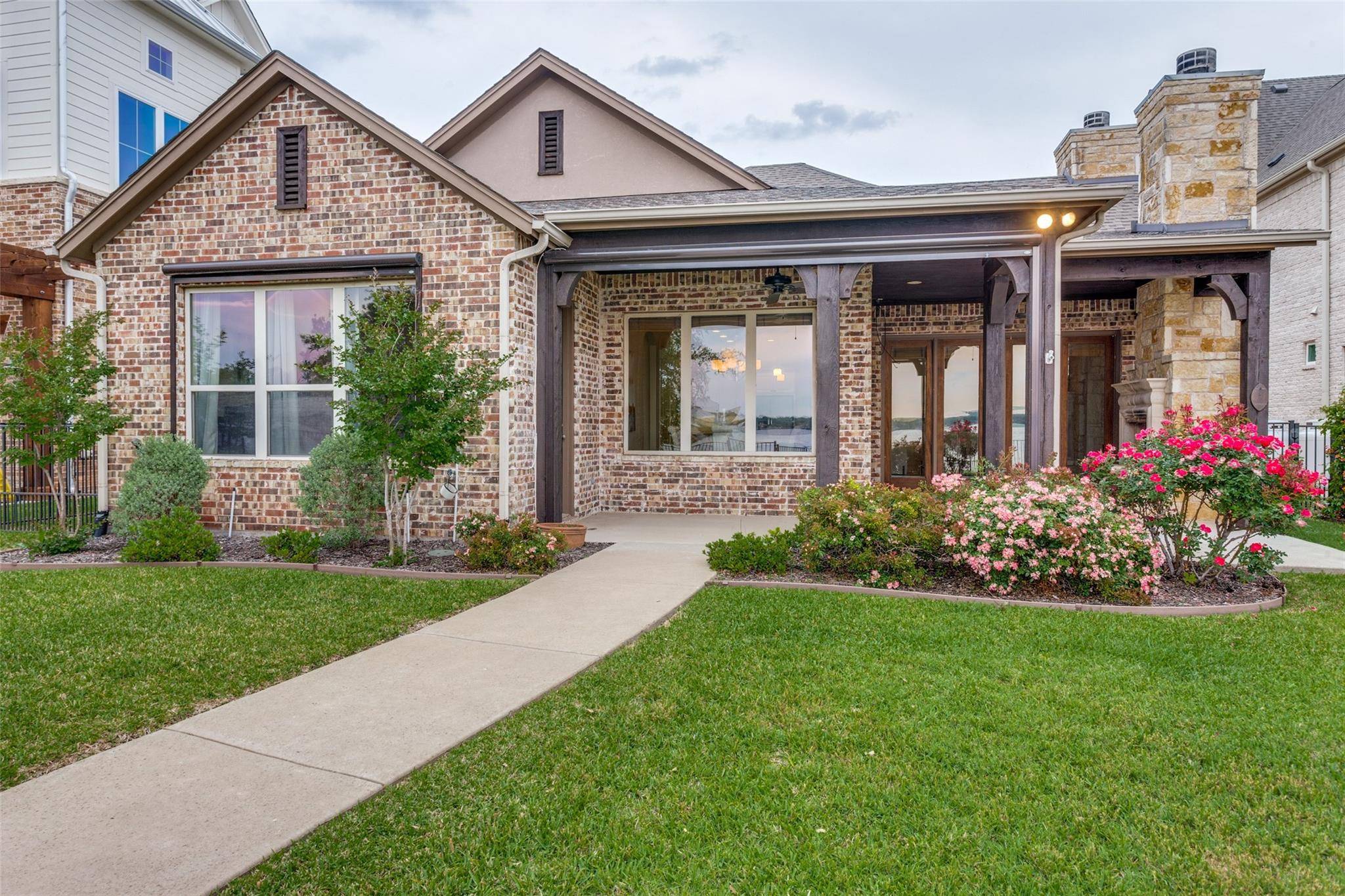 Granbury, TX 76048,814 Waterpoint Court W