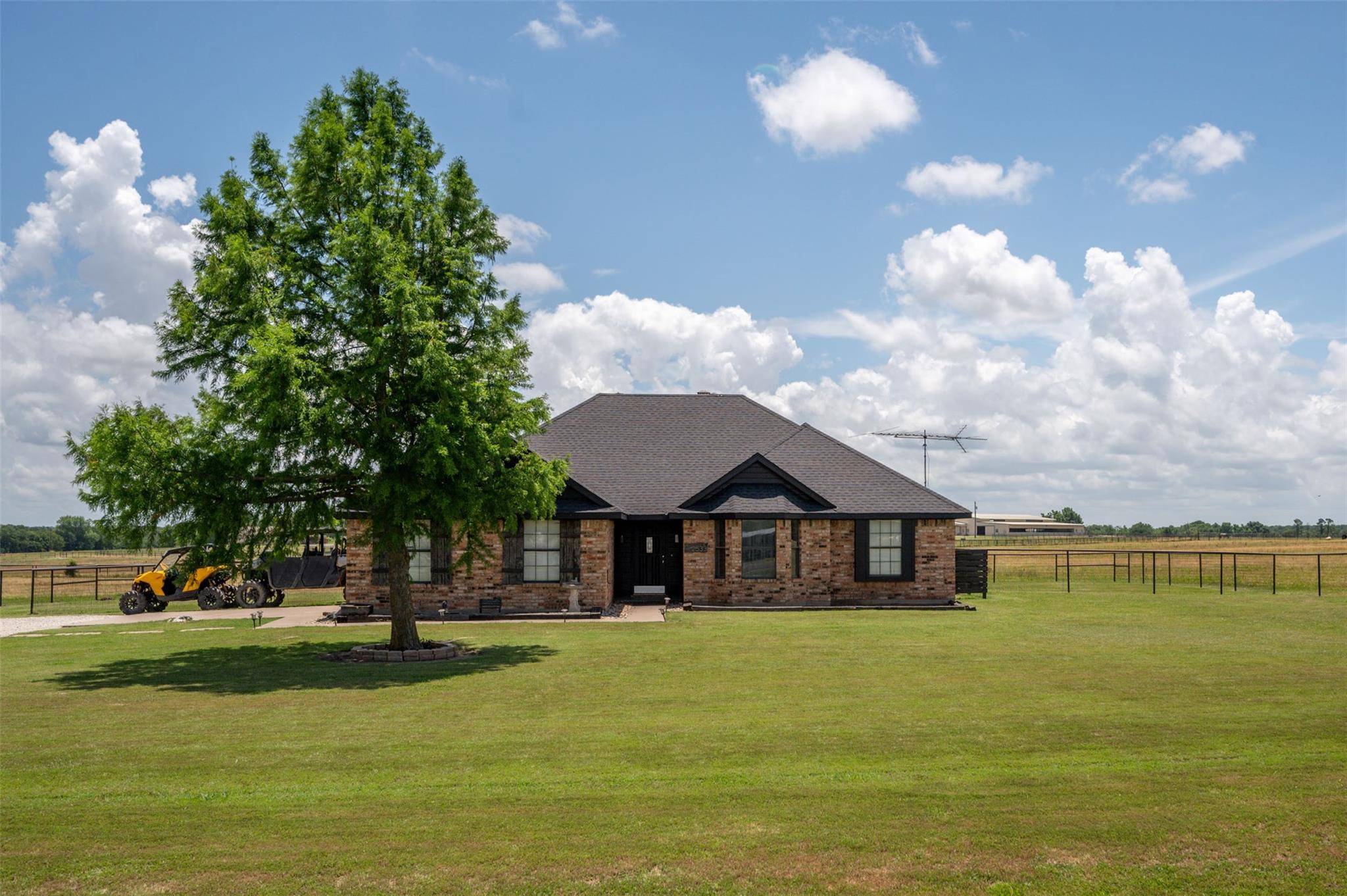 Greenville, TX 75401,2533 County Road 4105