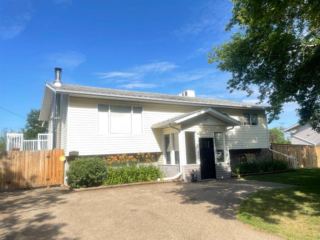 Mannville, AB T0B 2W0,4632 51 ST