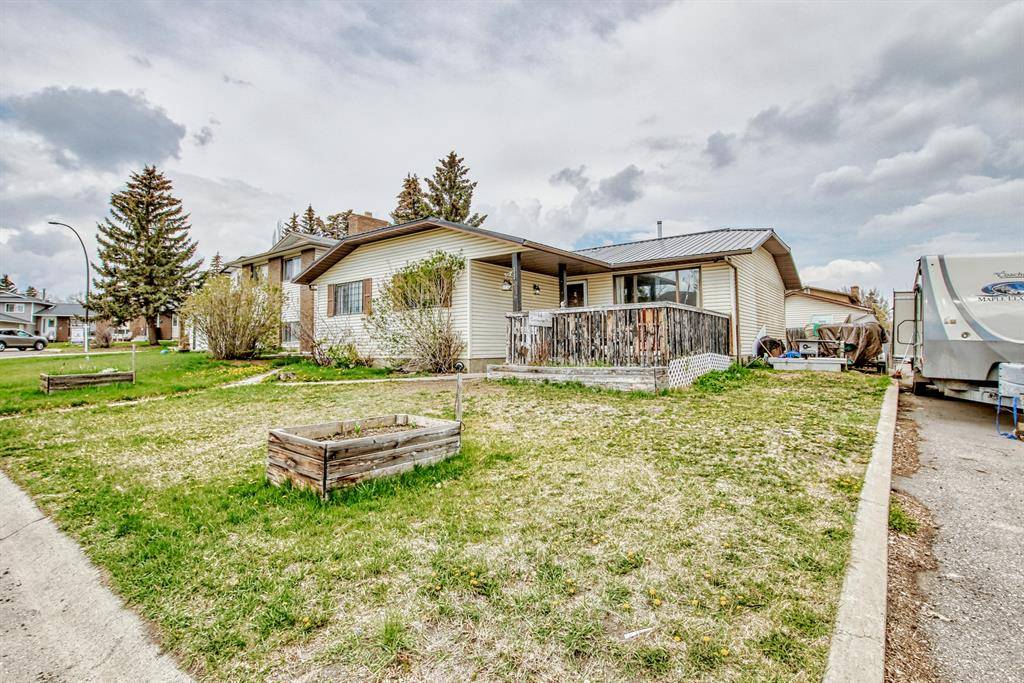 Calgary, AB T1Y 4E4,11 Templeridge PL NE