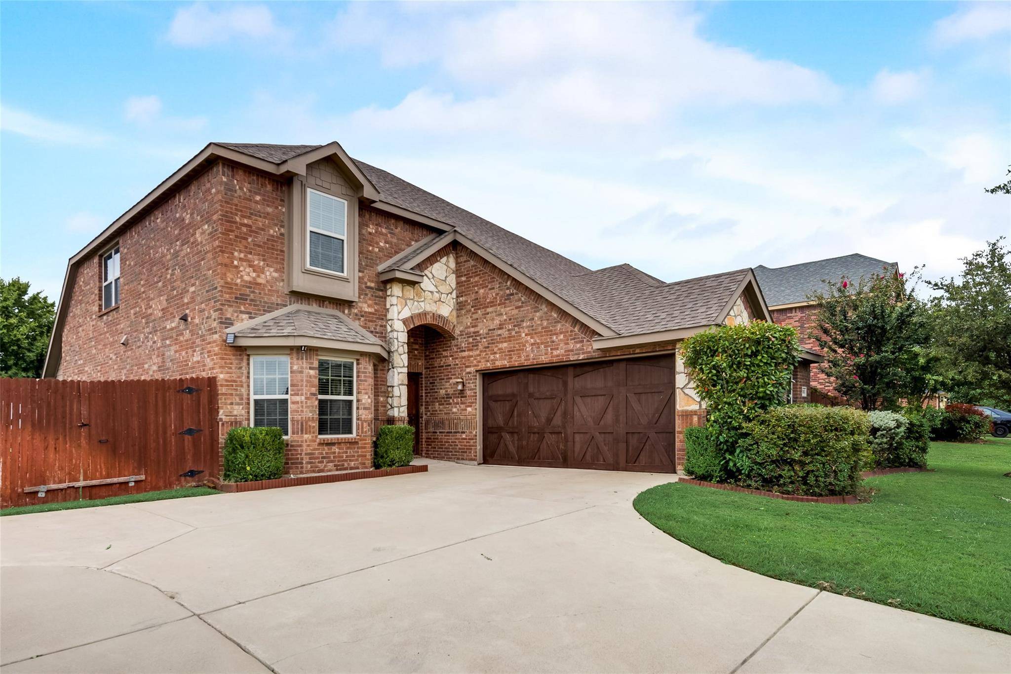 Grand Prairie, TX 75052,2811 Oak Glen Drive