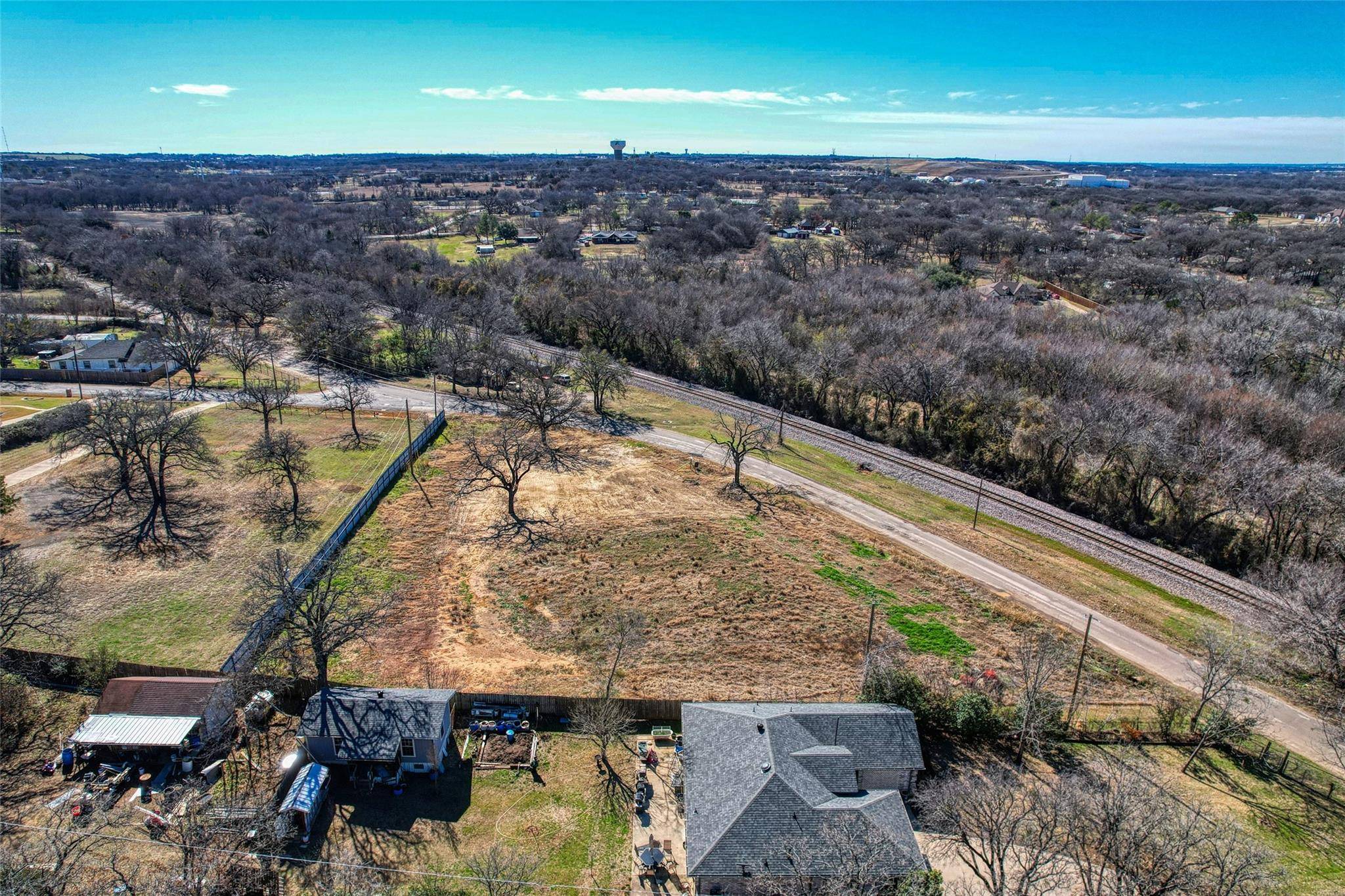 Kennedale, TX 76060,400 North Road