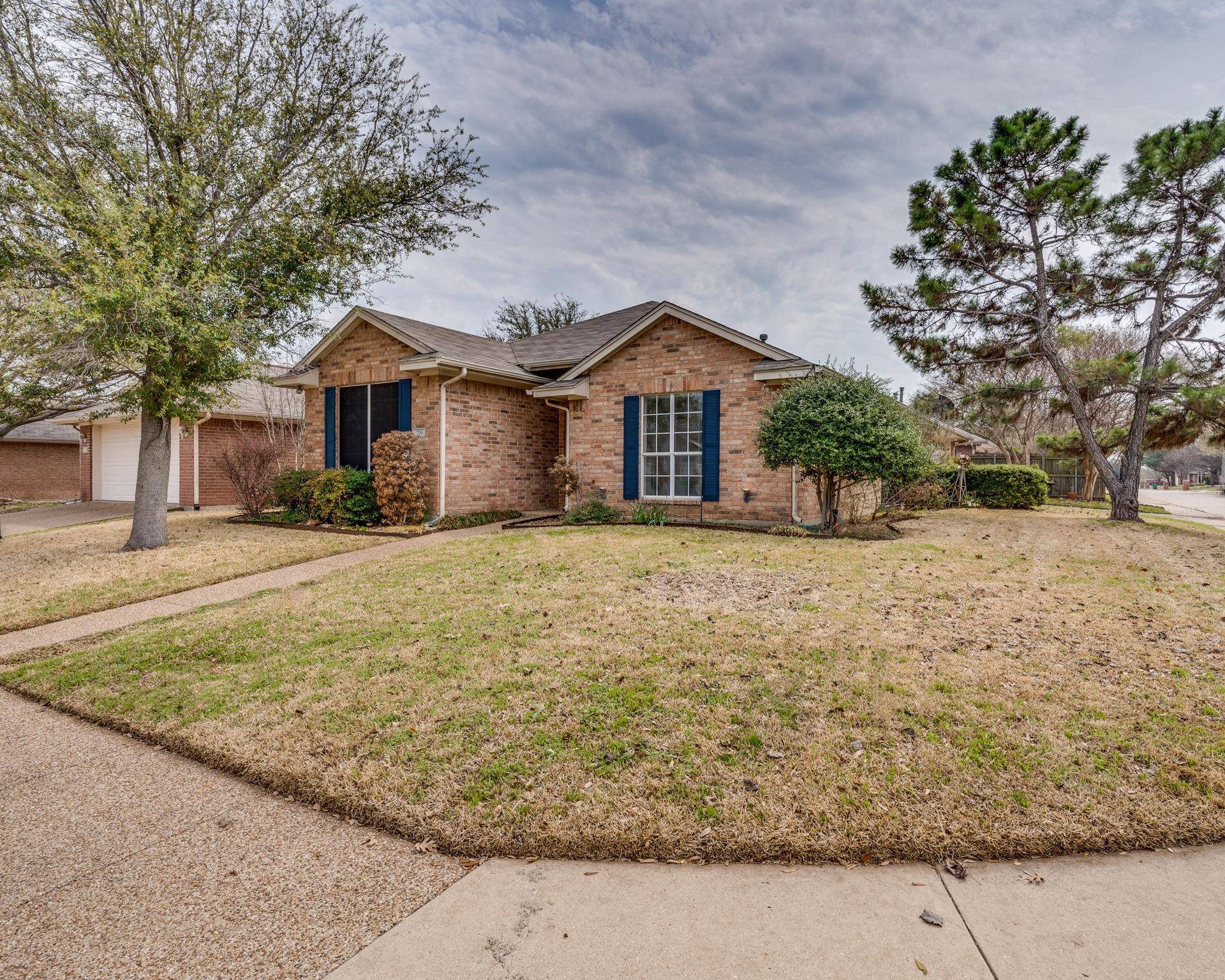 Waxahachie, TX 75165,700 Dogwood Lane