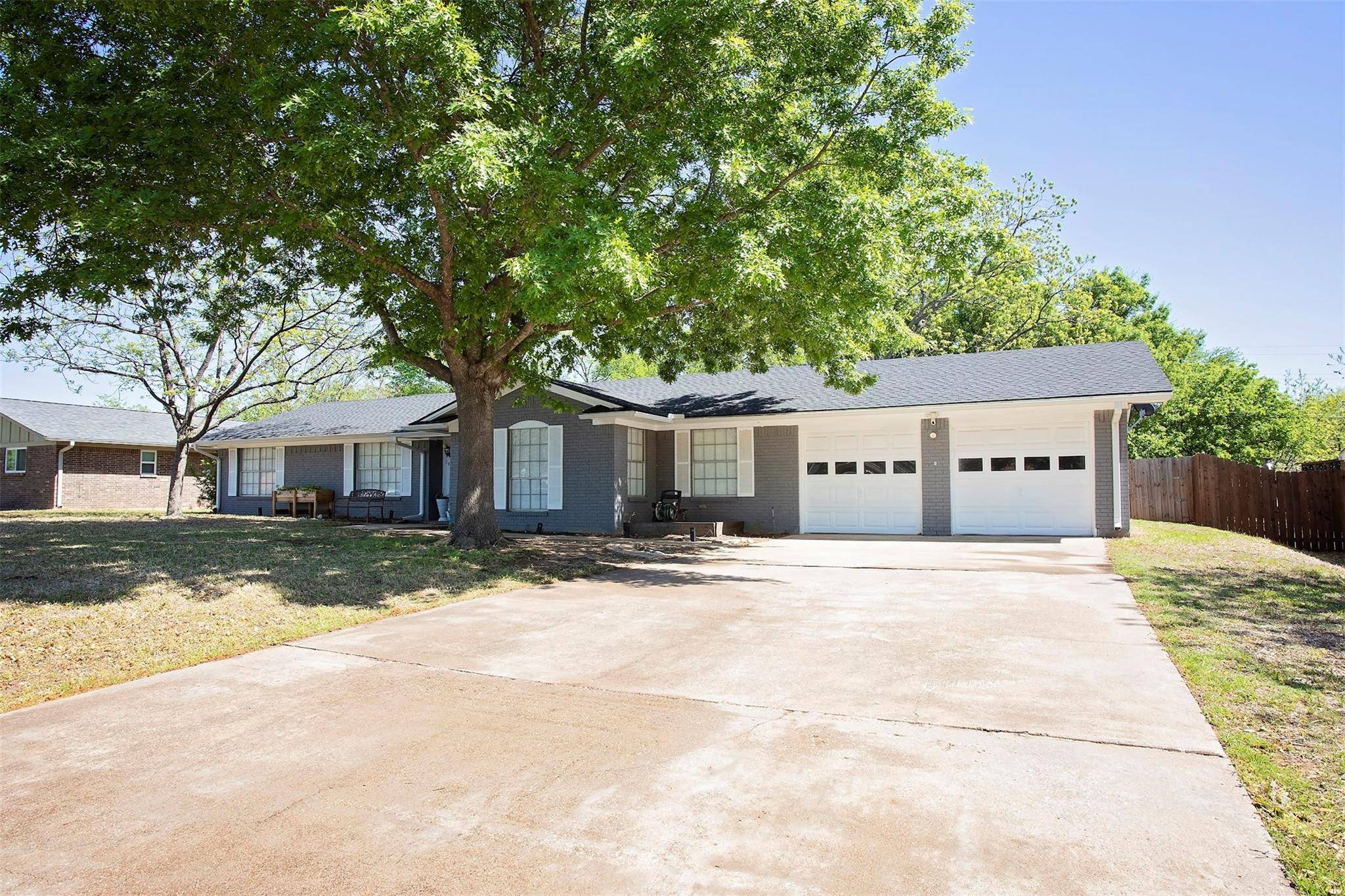 Graham, TX 76450,1410 Brazos Street