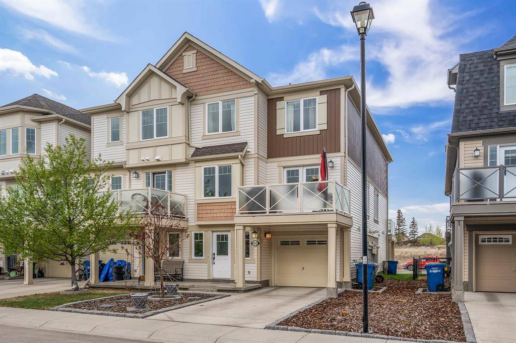 Airdrie, AB T4B 3T4,452 Windstone GRV