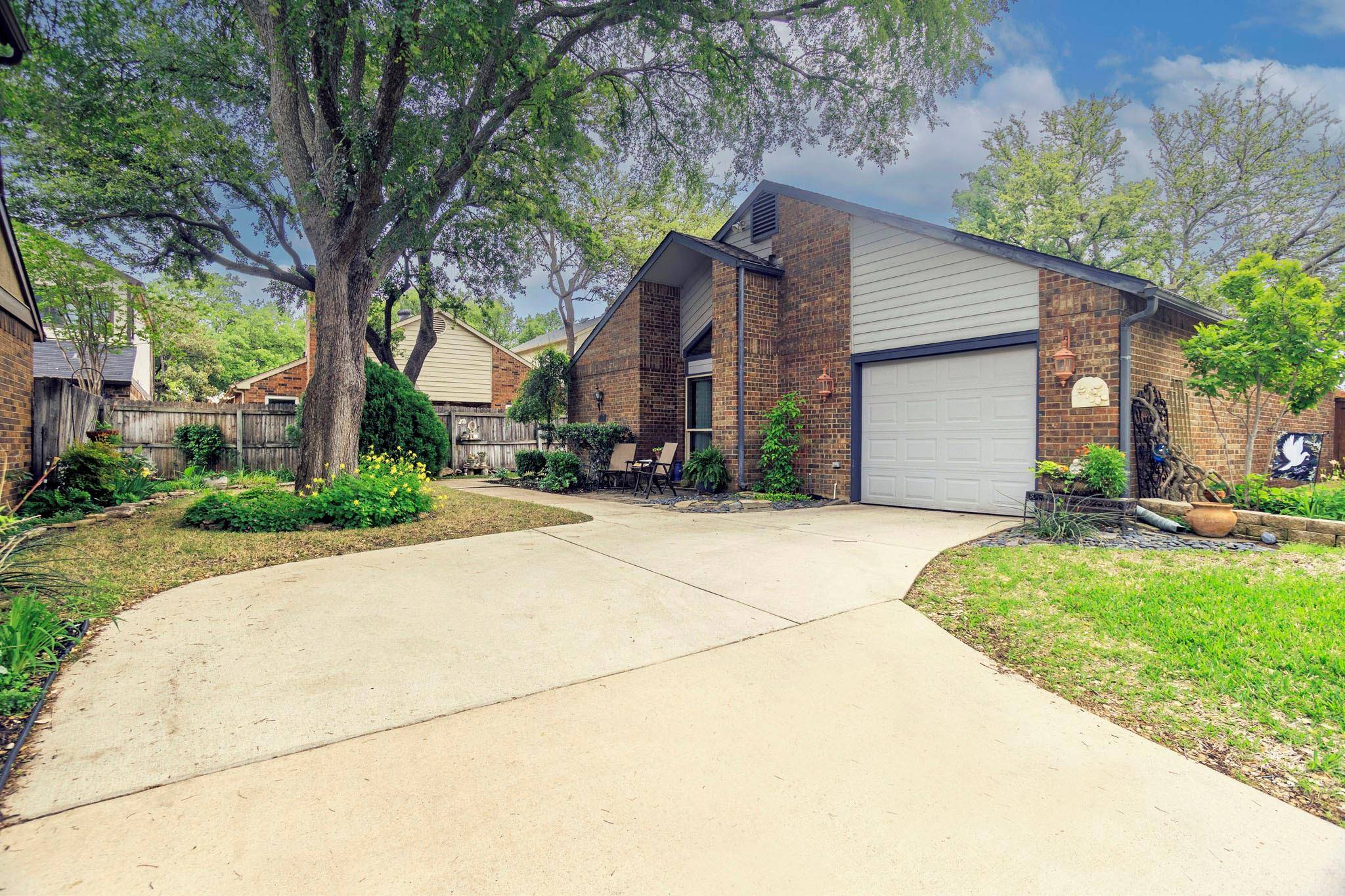 Euless, TX 76039,448 Arbor Creek Drive