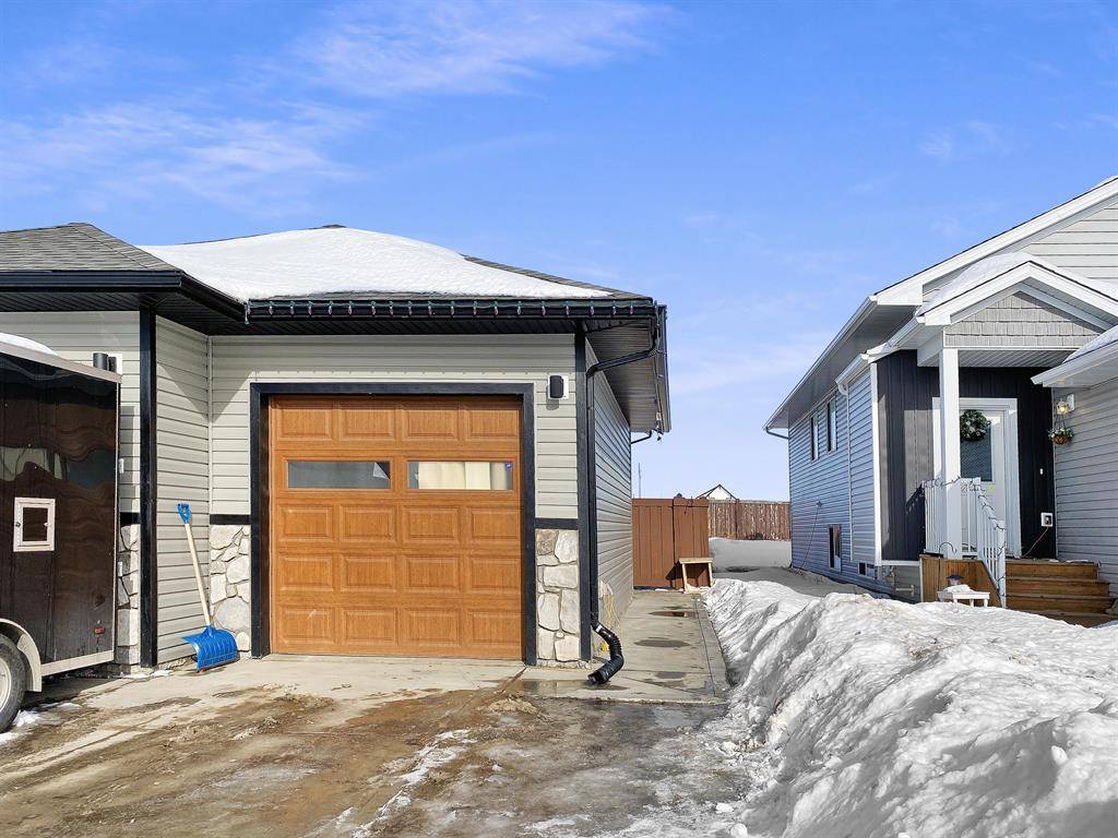 Clairmont, AB T8X5C5,9606 113 AVE #B