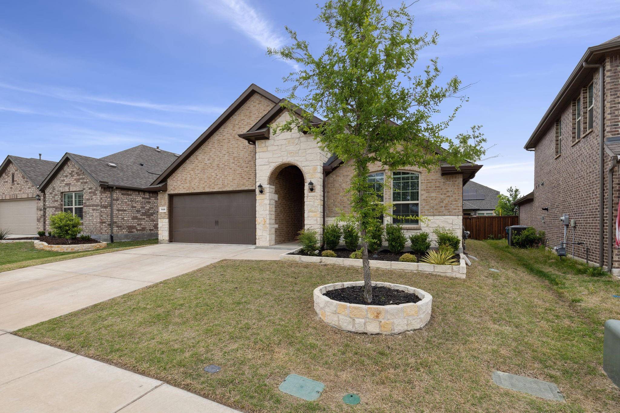 Celina, TX 75009,949 Royal Lane