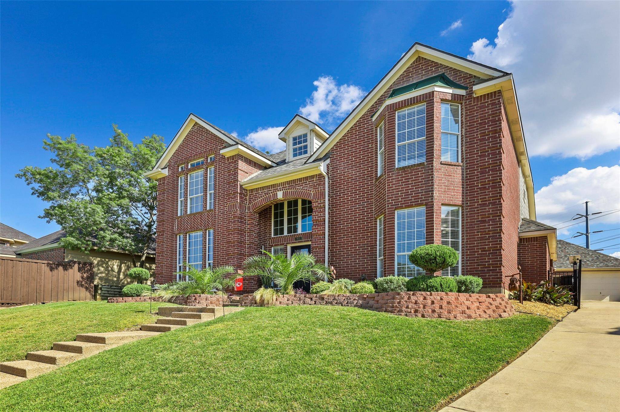 Highland Village, TX 75077,911 Kingwood Circle