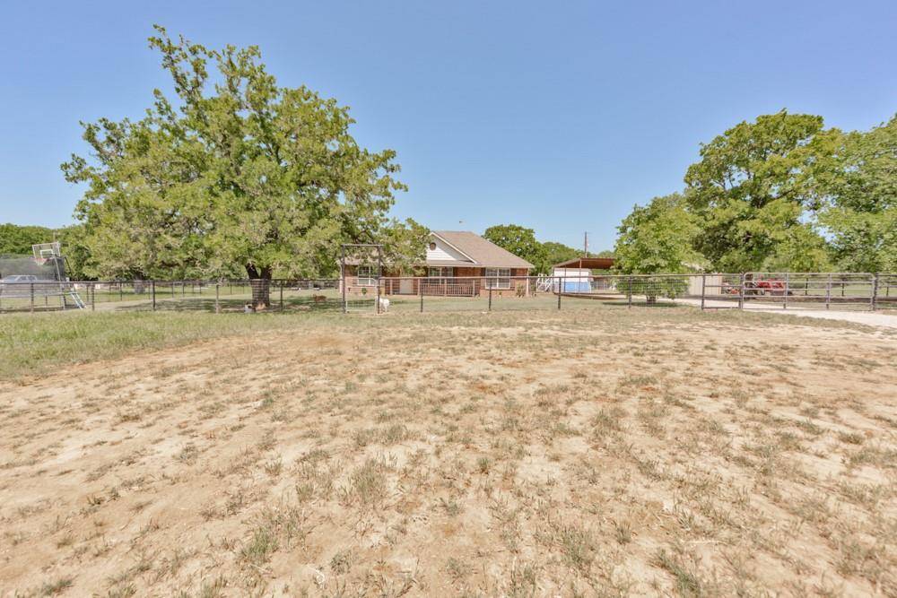 Alvord, TX 76225,396 Private Road 2698